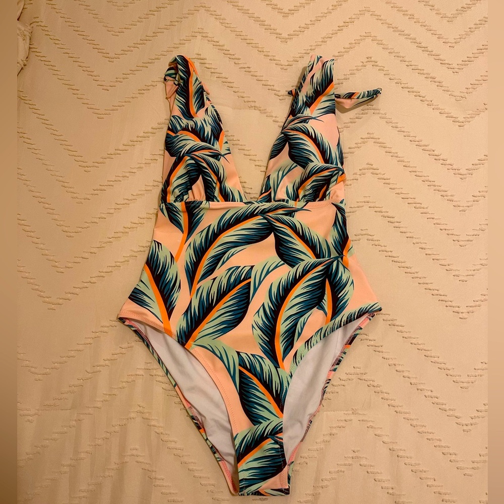 Cuoshe one- piece swim suit